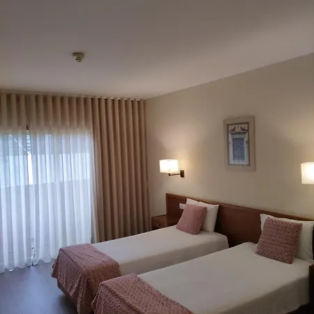 Dos Loios Hotel 2*