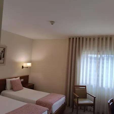 Hotel Dos Loios 2*