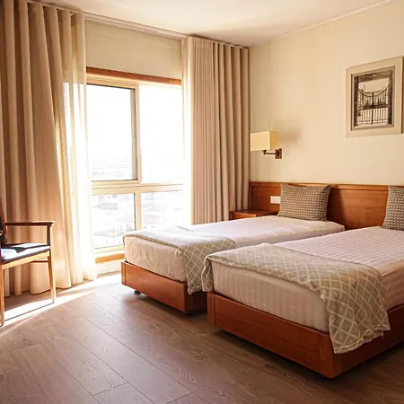 多斯罗伊奥斯酒店 2*